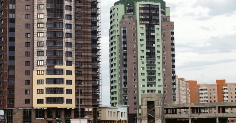 Ayala Land sospende le vendite della torre di lusso Laurean Residences tra aumento dei costi globali